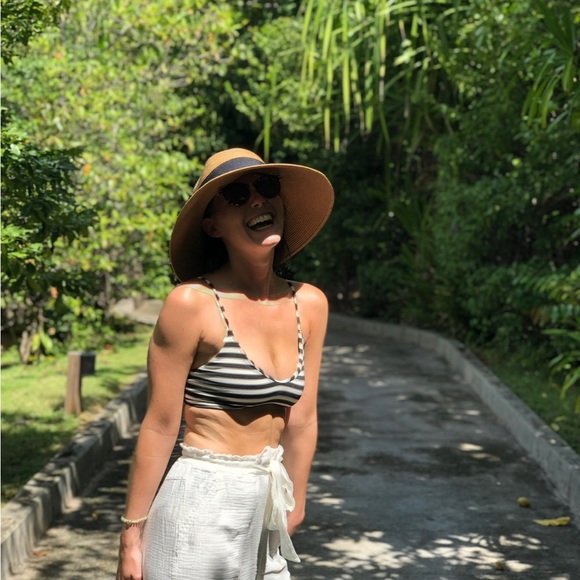 Nordstrom Straw Floppy Beach Hat - Picture 2 of 6